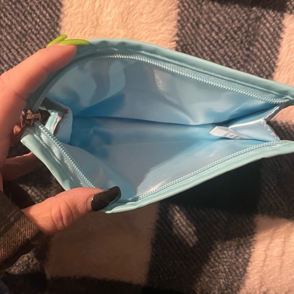 Hot Topic makeup bag - Picture 3 of 3